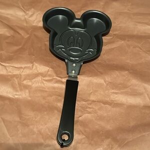 Mickey Mouse pancake pan (NWOT)